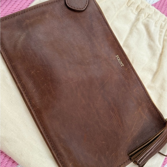 Brown Clutch with Wristlet Elegant Design - Picture 9 of 9